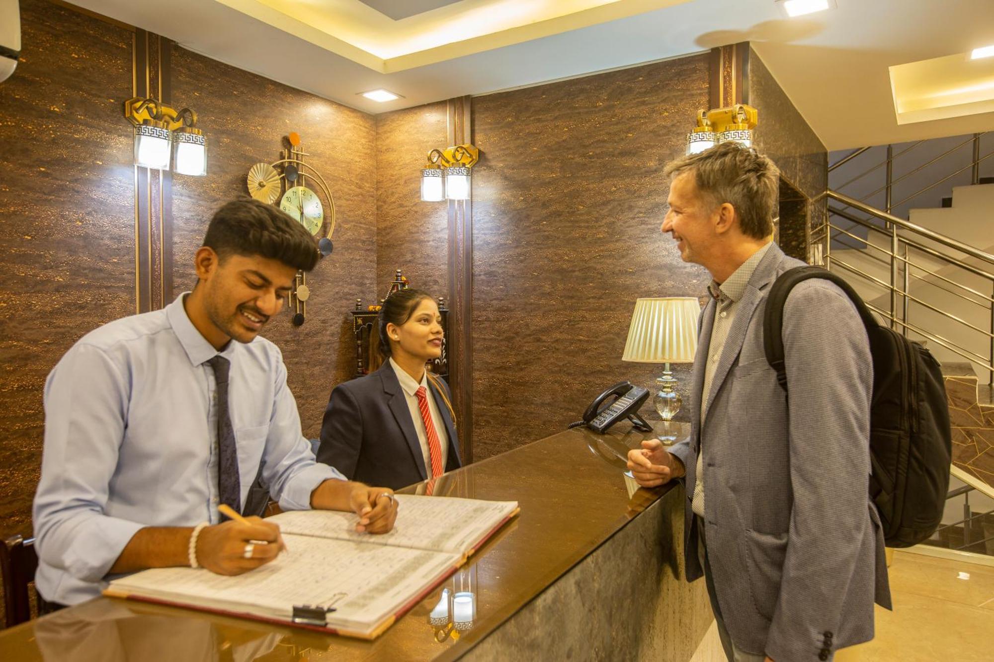 Hotel The Prithvi Near Delhi Airport New Delhi Ngoại thất bức ảnh